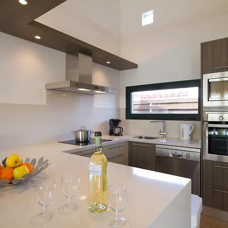 Camelot Homes By Livvo * Playa Blanca (Lanzarote)