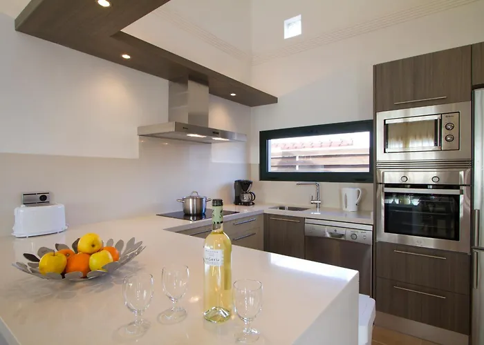 Camelot Homes By Livvo * Πλάγια Μπλάνκα