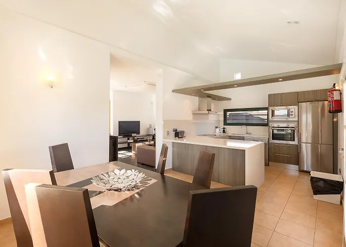 Camelot Homes By Livvo *