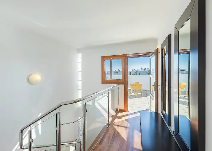 Camelot Homes By Livvo * Πλάγια Μπλάνκα