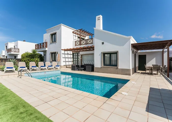 Villa Camelot Homes By Livvo *