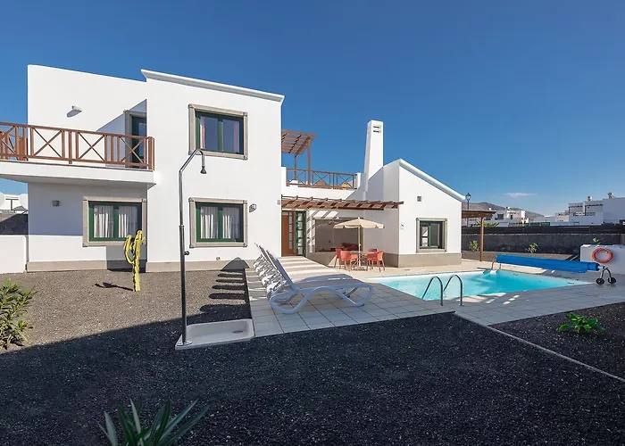 Camelot Homes By Livvo *