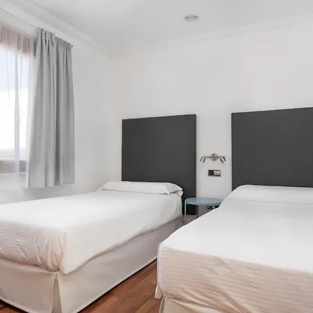 Camelot Homes By Livvo Villa