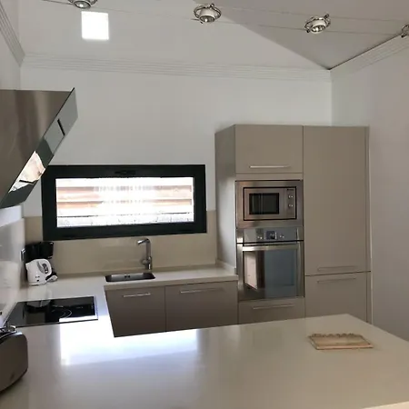 Camelot Homes By Livvo Villa *