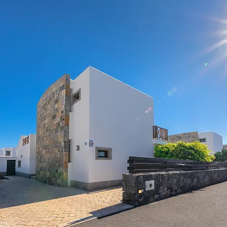 Camelot Homes By Livvo * Playa Blanca (Lanzarote)