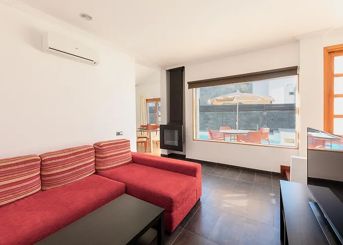 Camelot Homes By Livvo ヴィラ *